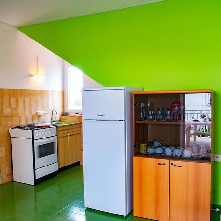 Apartment Tony - 2Bdr Beachfront 亚德里亚 外观 照片