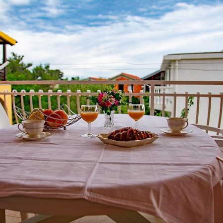 Apartment Tony - 2Bdr Beachfront 亚德里亚 外观 照片