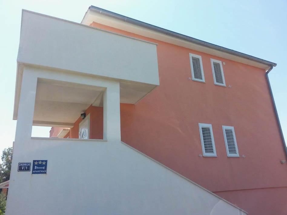 Apartment Tony - 2Bdr Beachfront 亚德里亚 外观 照片