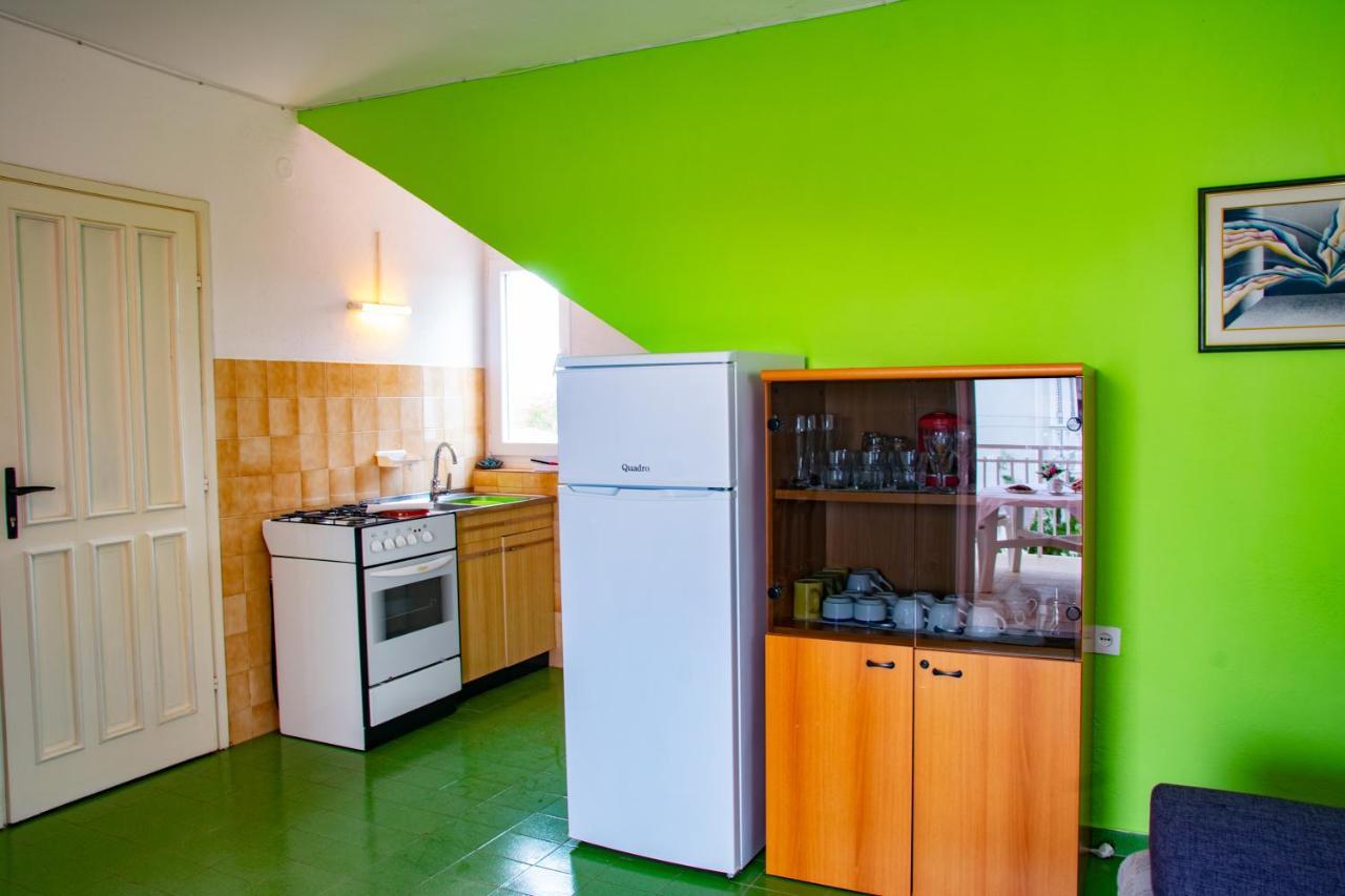 Apartment Tony - 2Bdr Beachfront 亚德里亚 外观 照片