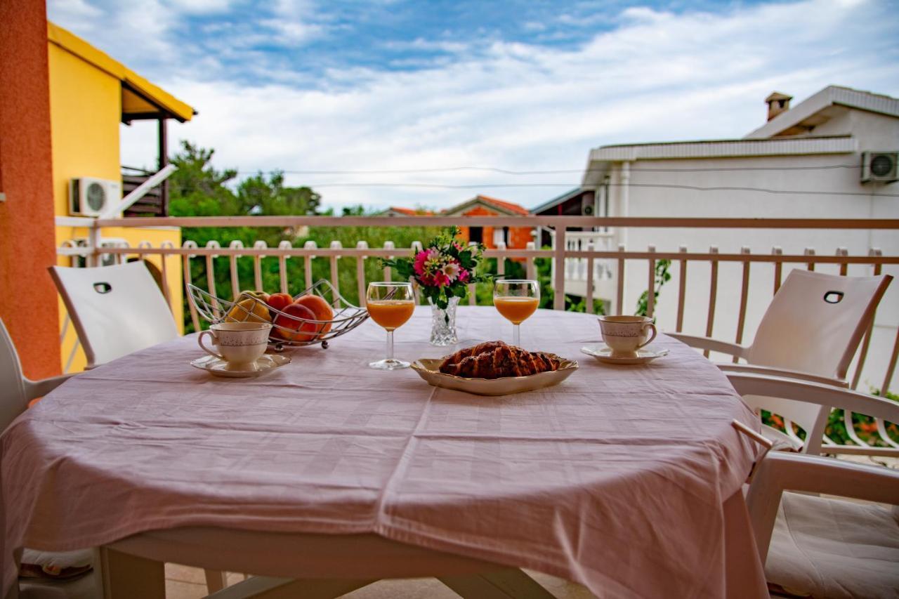 Apartment Tony - 2Bdr Beachfront 亚德里亚 外观 照片
